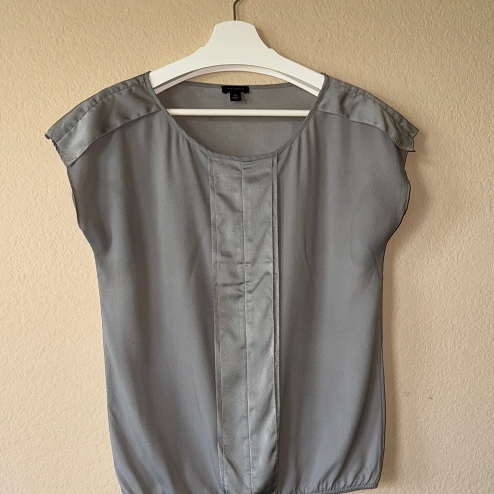 Ann Taylor Gray Cap Sleeve Blouse Relaxed Fit